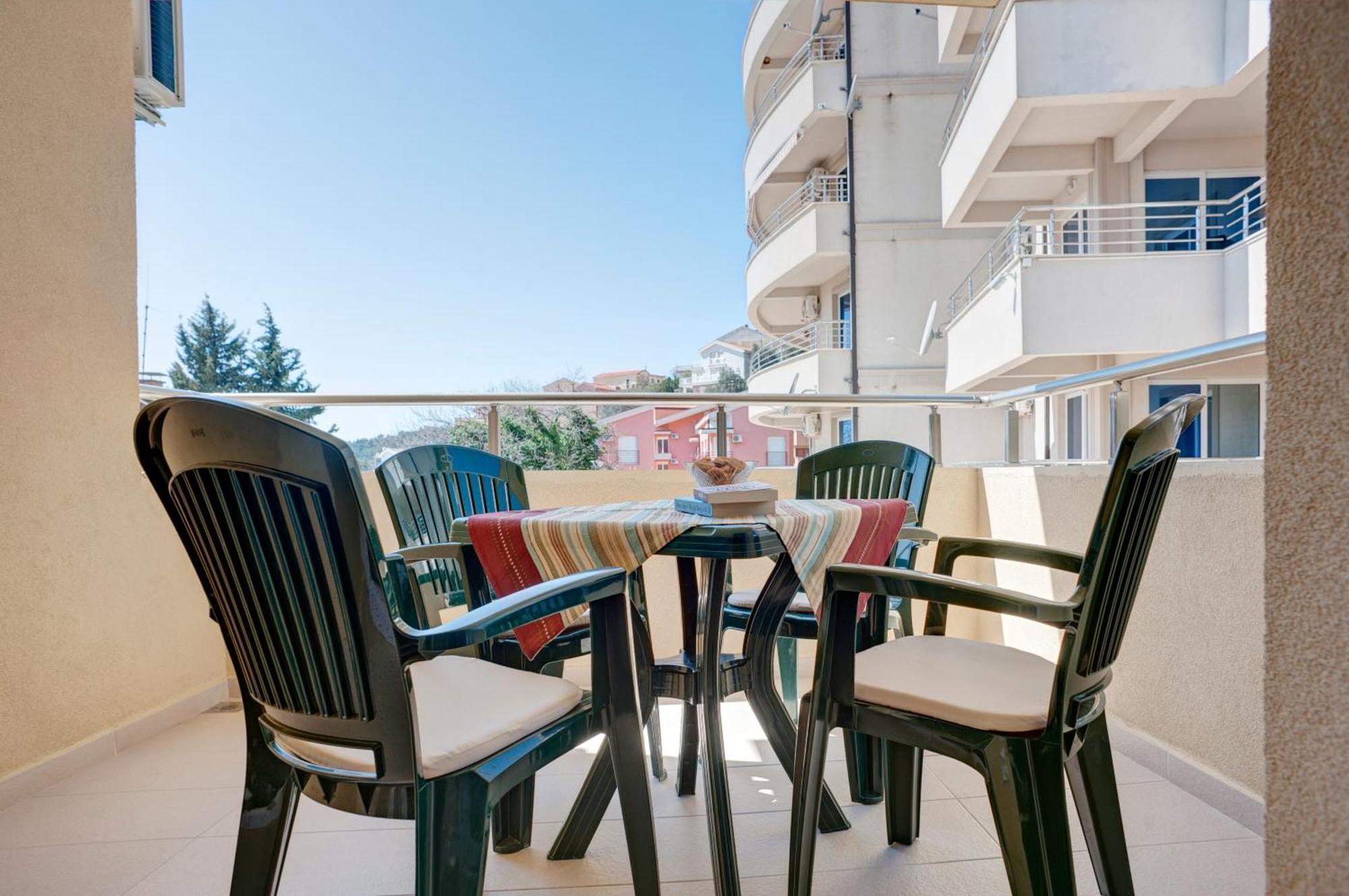Apartmani Agape Petrovac Ngoại thất bức ảnh