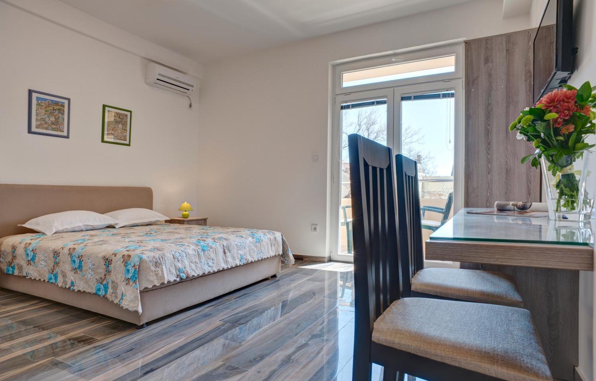 Apartmani Agape Petrovac Ngoại thất bức ảnh
